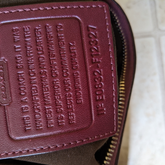 Coach burgundy messenger bag - Picture 5 of 7